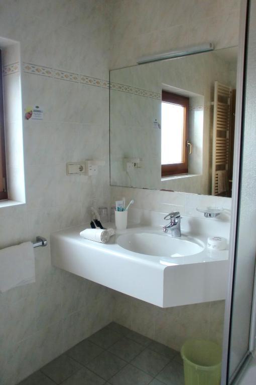 Hotel Viktoria Castelrotto Ruang foto