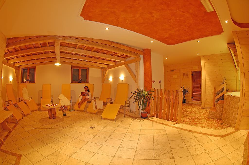 Hotel Viktoria Castelrotto Bagian luar foto