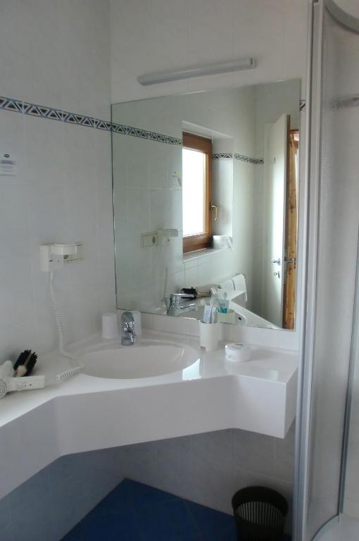 Hotel Viktoria Castelrotto Ruang foto