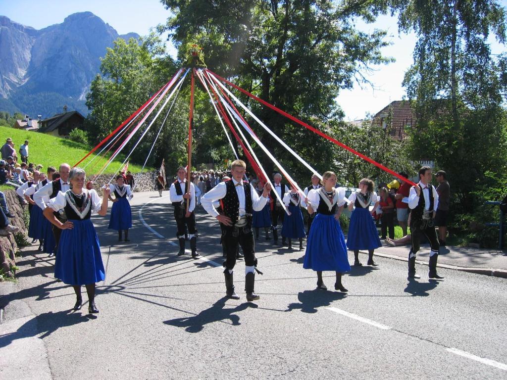 Hotel Viktoria Castelrotto Bagian luar foto