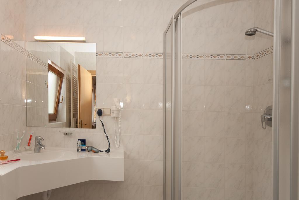 Hotel Viktoria Castelrotto Bagian luar foto
